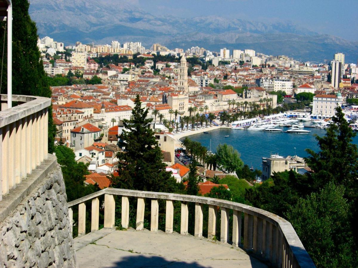 Luxurious Holiday Home In Makarska With Jacuzzi Kültér fotó