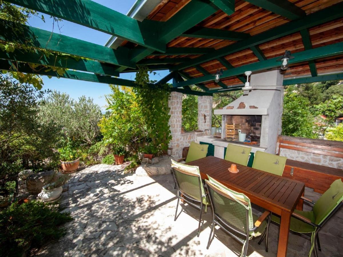 Luxurious Holiday Home In Makarska With Jacuzzi Kültér fotó