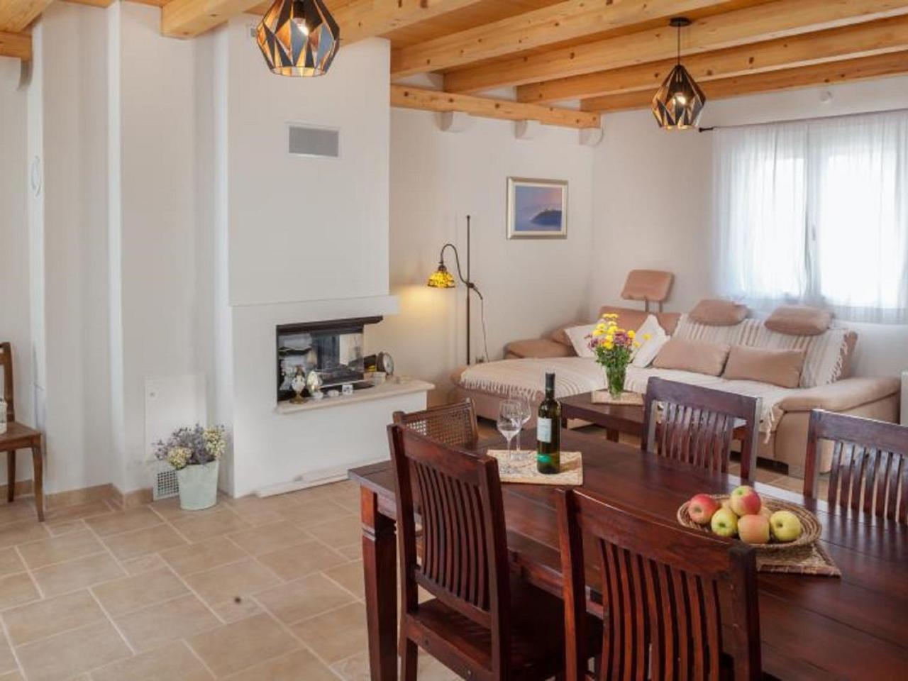 Luxurious Holiday Home In Makarska With Jacuzzi Kültér fotó